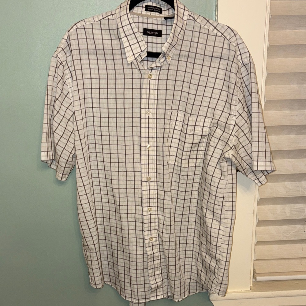 Van Heusen White and Gray Plaid Short-Sleeve Button-Down Shirt